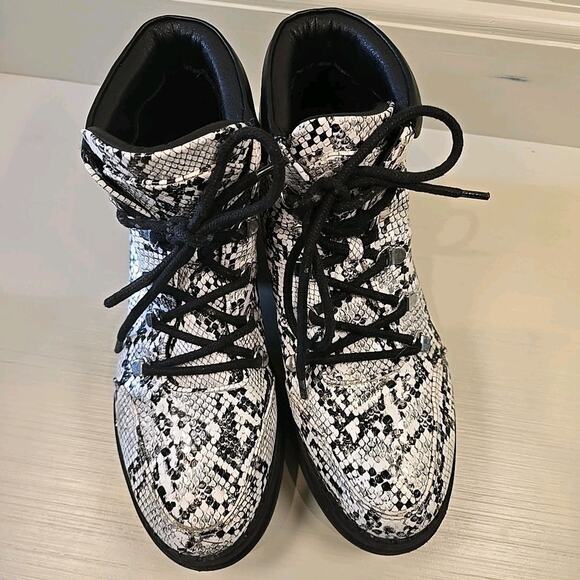 Indigo Road Y2K Grunge Combat Boot Women's 9M Chunky Platform Python Goth - Picture 8 of 11